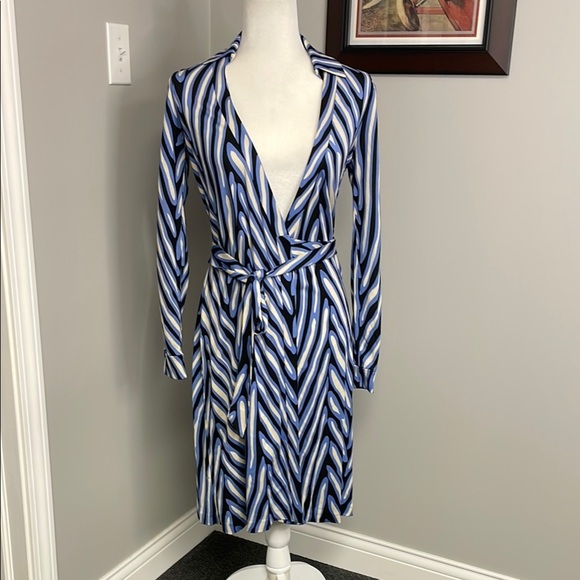 Diane Von Furstenberg DVF New Jeanne Two Wrap Dress Blue White Collared Size 2 - Picture 2 of 9